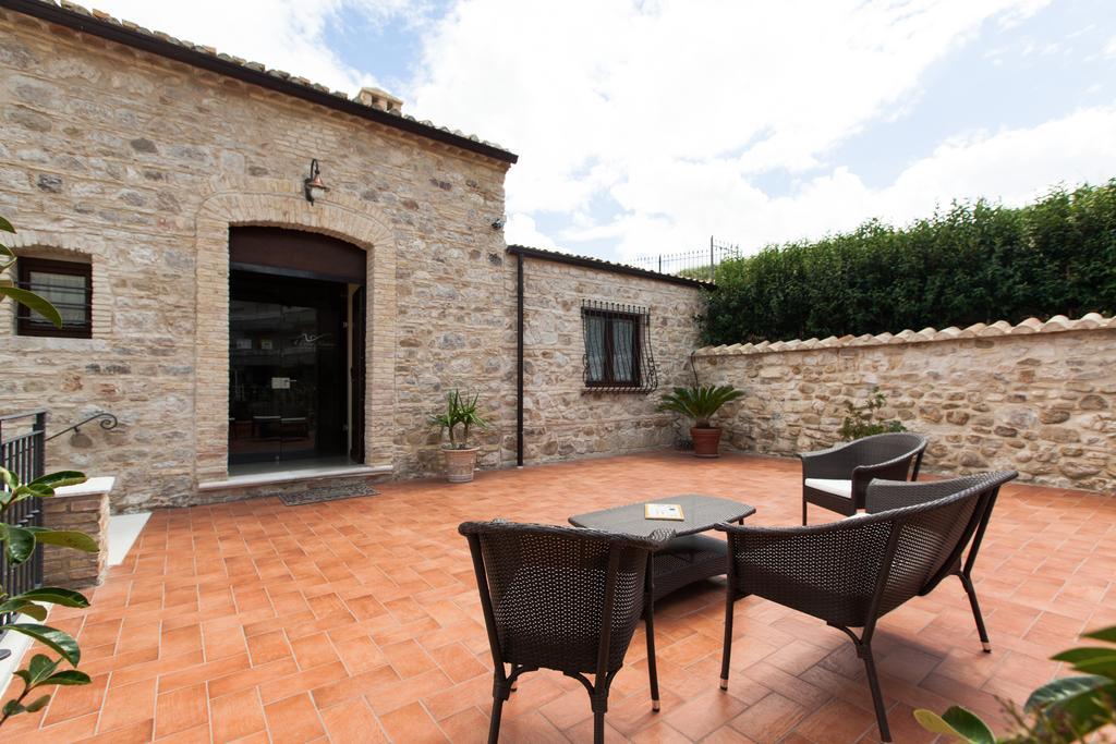 A Casa Nostra Residenza Di Charme Bed & Breakfast Candela Eksteriør bilde